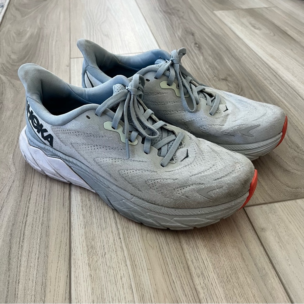 Hoka Arahi 6 Women’s Athletic Shoes